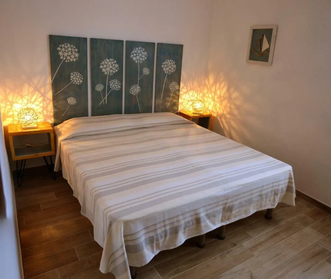 Casa Smeralda Cannigione 0*,