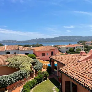 Casa vacanze Le A 250m Dal Mare Con Wifi, Aria Condizionata E Accesso Piscina, Cannigione