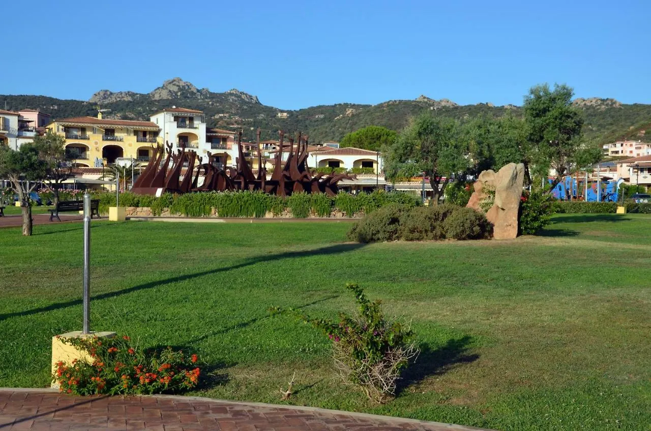 Casa Smeralda Cannigione 0*,